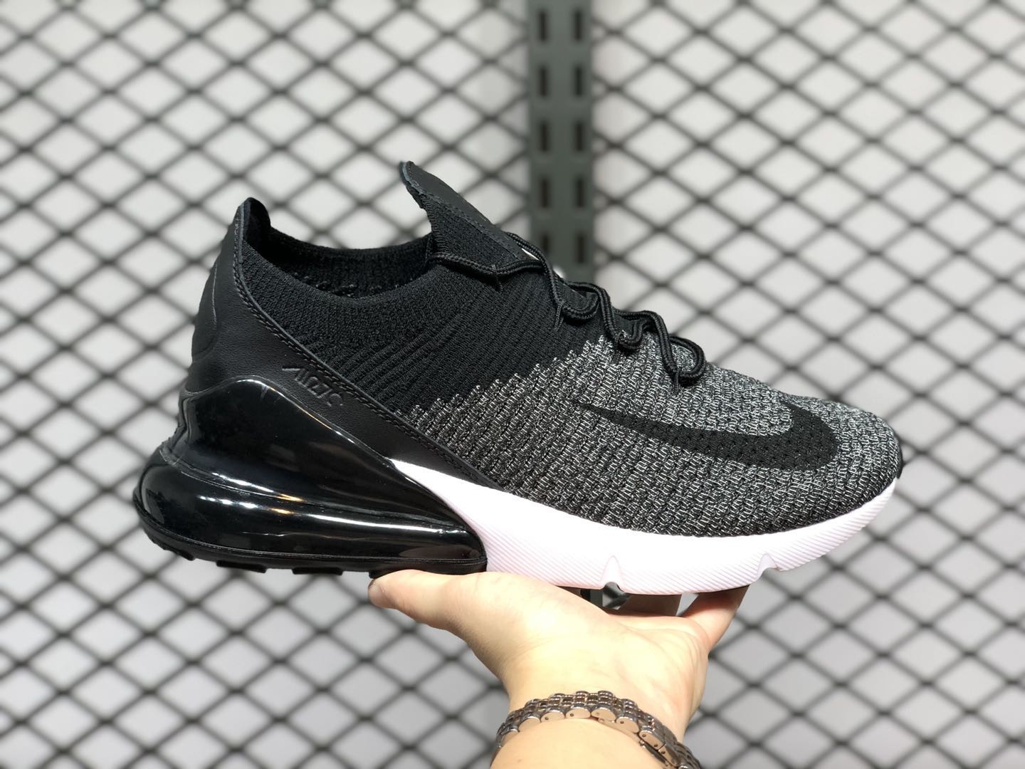 Nike Air Max 270