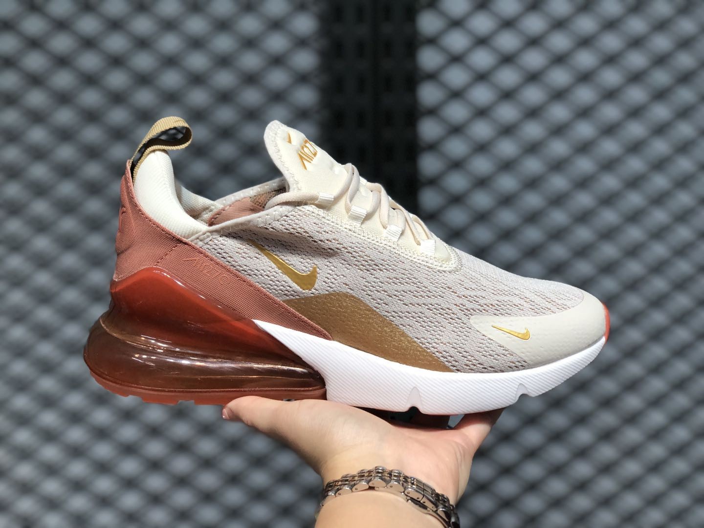 Nike Air Max 270