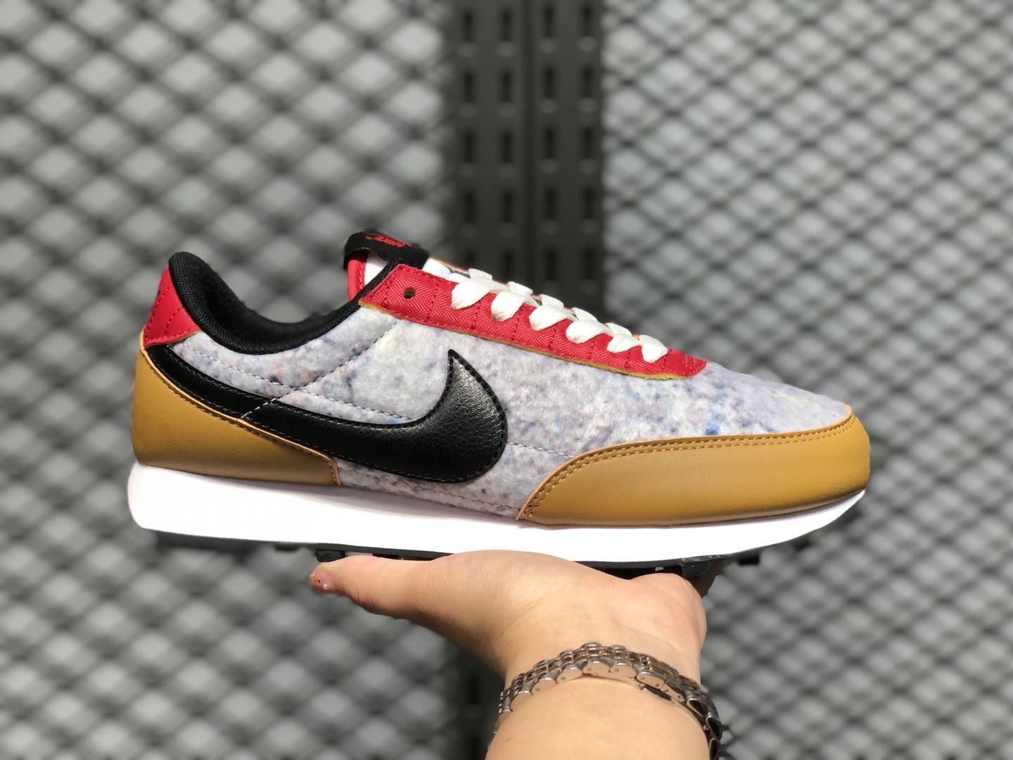 Nike Daybreak